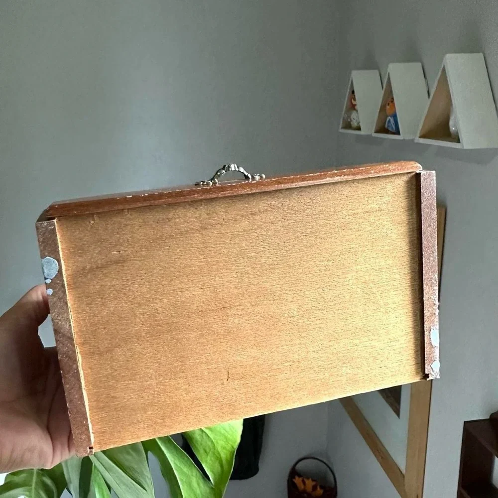 Cute Vintage Wood Jewelry Box